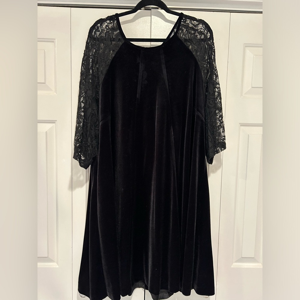 Women’s plus velvet Black Dress